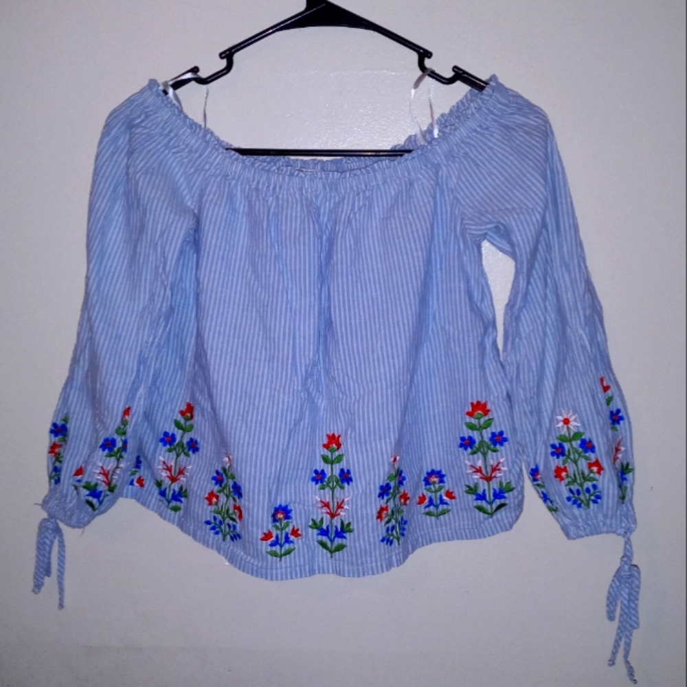 Forever 21 off the shoulder embroidered flower blouse